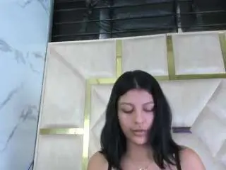 Salmaportman  live sex cam