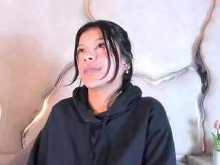 Salmaportman  live sex cam