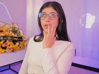 Corinne-benson  live sex cam