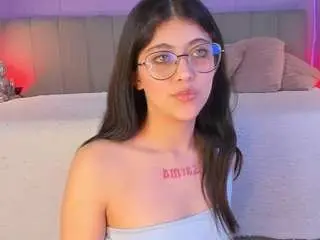 Corinne-benson  live sex cam