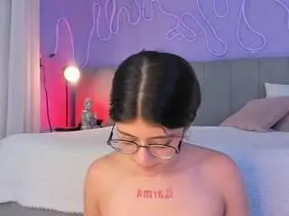 Corinne-benson  live sex cam