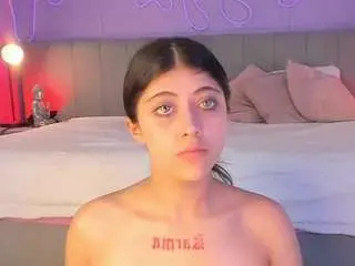 Corinne-benson  live sex cam