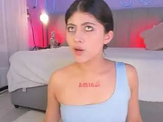 Corinne-benson  live sex cam