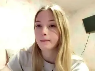 Arianguyen  live sex cam