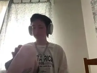 Betsydenogean  live sex cam