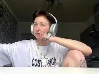 Betsydenogean  live sex cam
