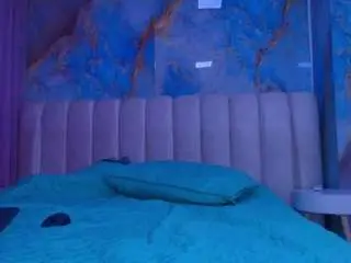 Mia-xs  live sex cam