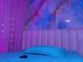 Mia-xs  live sex cam
