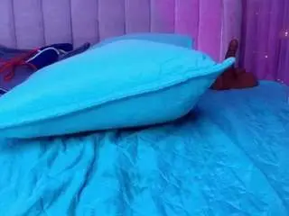 Mia-xs  live sex cam