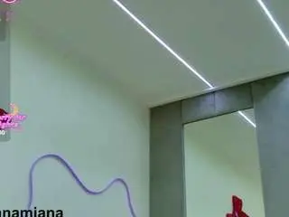 Yanamiana  live sex cam
