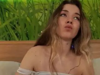 Catricekniffin  live sex cam