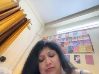 Cutiepieshe  live sex cam