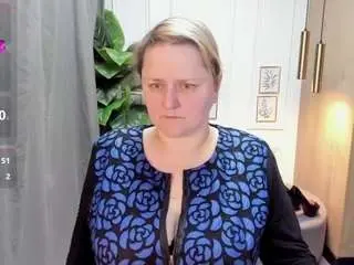 Scarlettsoft  live sex cam