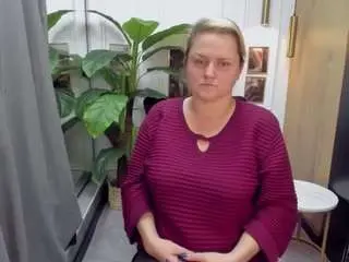 Scarlettsoft  live sex cam