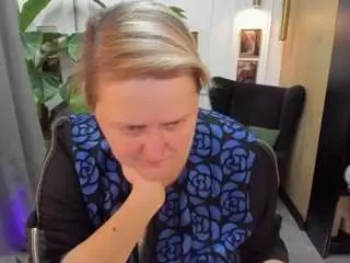 Scarlettsoft  live sex cam