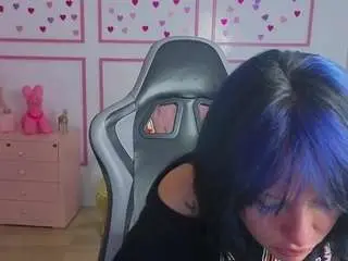 Lewii-t  live sex cam