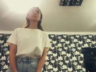 Winifredailiff  live sex cam
