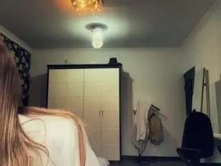Winifredailiff  live sex cam
