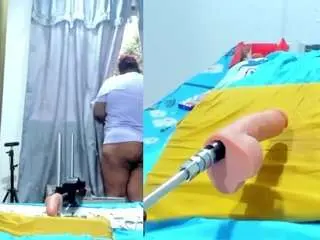 Dakota-lovense  live sex cam