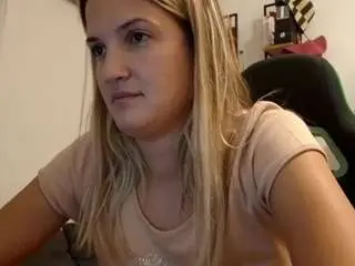 Laraedonnel  live sex cam