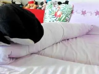 Lovelywoman23  live sex cam