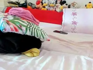 Lovelywoman23  live sex cam