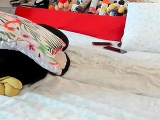 Lovelywoman23  live sex cam