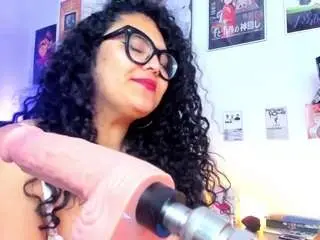 Sarah-lovegood  live sex cam