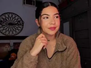 Alissapetitee  live sex cam