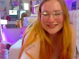 Fluffykity  live sex cam
