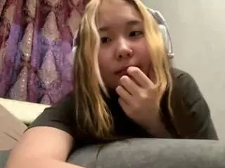 Mandalutkus  live sex cam