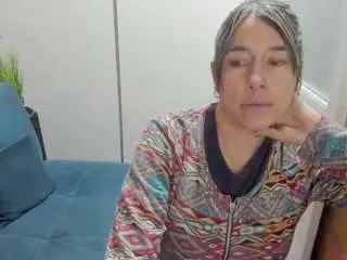 Penelope47  live sex cam