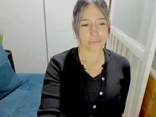 Penelope47  live sex cam