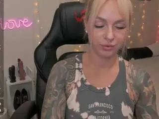Lerika-moore  live sex cam