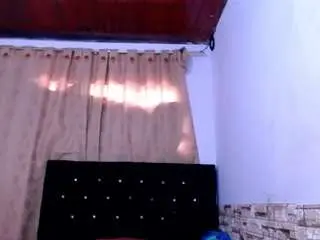 Honeypussybiz  live sex cam