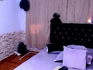 Honeypussybiz  live sex cam