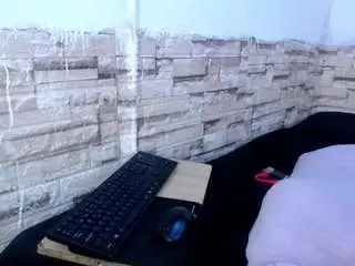 Honeypussybiz  live sex cam