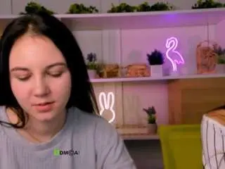 Mira-vibe  live sex cam