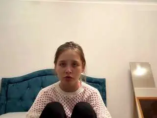 Carmelitapluemer  live sex cam