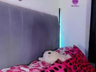 Cristalserrano  live sex cam