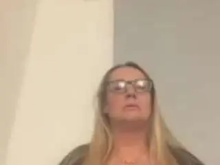 Maturedelight  live sex cam