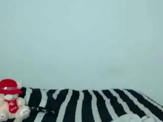 Milfnaughtyy  live sex cam