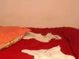 Milfnaughtyy  live sex cam