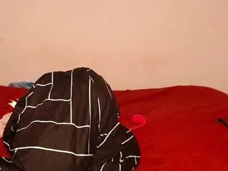 Milfnaughtyy  live sex cam