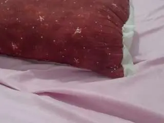 Sweet-boo  live sex cam