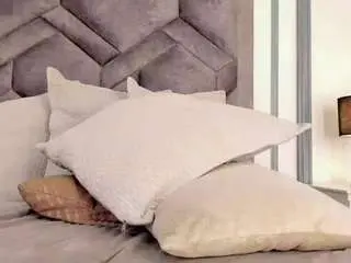 Tahliamoreau  live sex cam