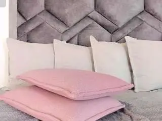 Tahliamoreau  live sex cam