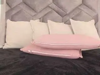 Tahliamoreau  live sex cam