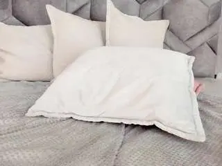 Tahliamoreau  live sex cam