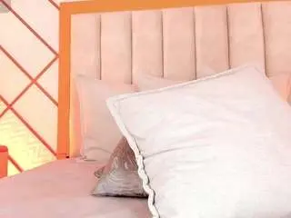 Tahliamoreau  live sex cam